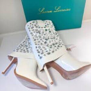 NIB- LAUREN LORRAINE WHITE EMBELLISHED COWBOY BOOTS